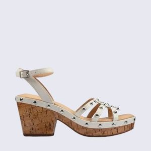 Women's Clarks Maritsa70 Sun Sandals in White Leather. 261 59711